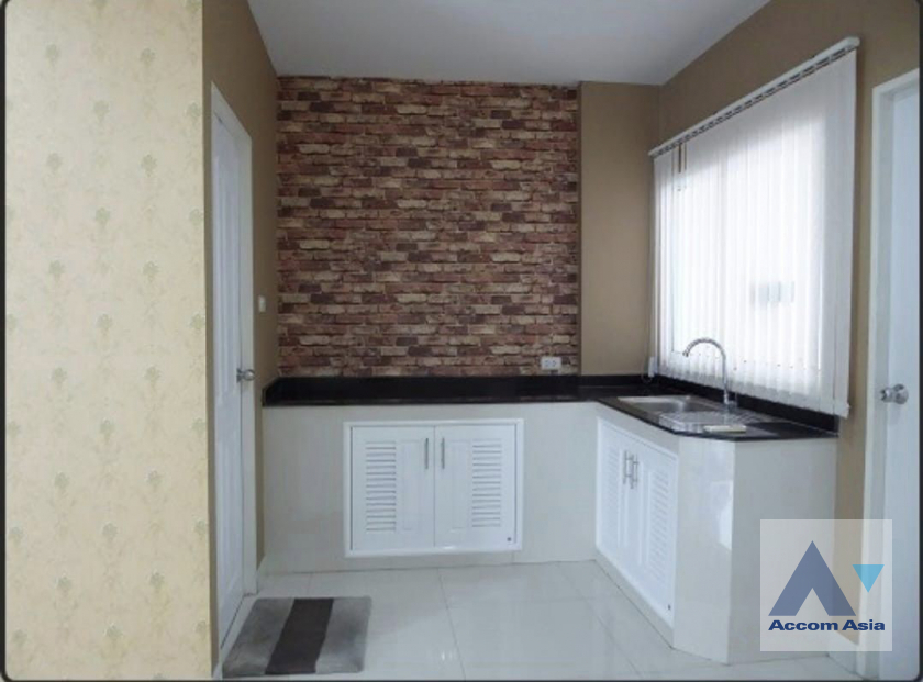  1  3 br House For Rent in Lat Phrao ,Bangkok  AA41467