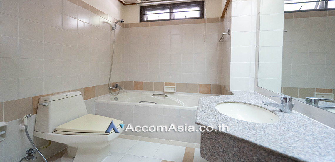 12  2 br Apartment for rent and sale in Sathorn ,Bangkok BTS Chong Nonsi at Cozy Low-rise Apartment in Sathorn, Walk to BTS 6 mins. 1004503