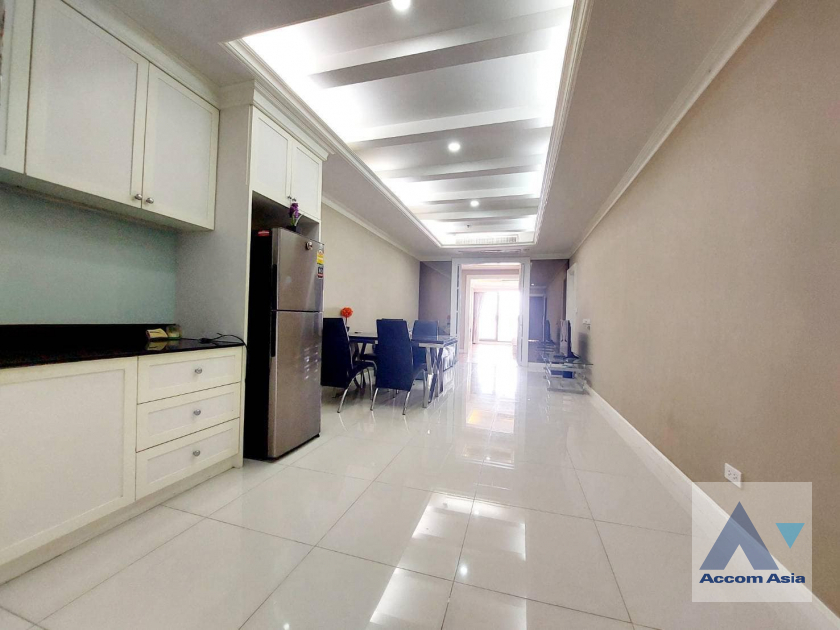 unit 1 Bedroom  Condominium For Sale in Silom, Bangkok  near BTS Surasak (AA41483)