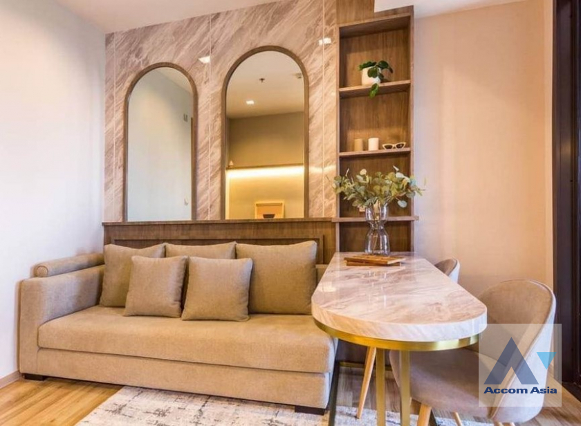 unit 1 Bedroom  Condominium For Rent & Sale in Phaholyothin, Bangkok  near BTS Mo-Chit (AA41503)