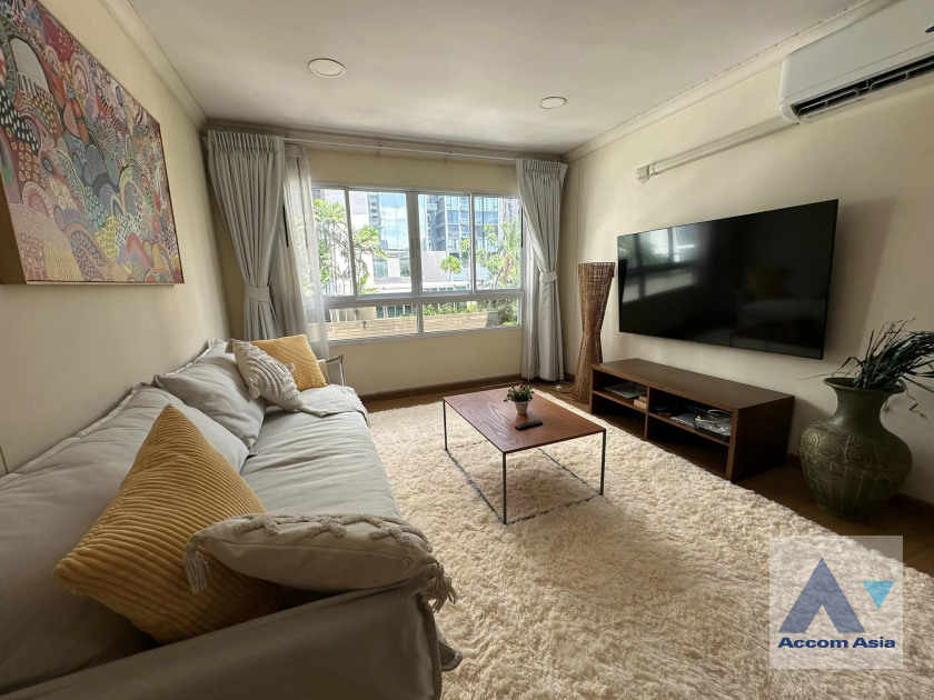 unit 3 Bedrooms  Condominium For Rent in Sukhumvit, Bangkok  near BTS Phrom Phong (AA41581)