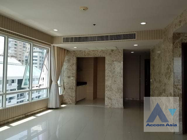 unit 2 Bedrooms  Condominium For Sale in Ploenchit, Bangkok  near BTS Ratchadamri (AA41588)