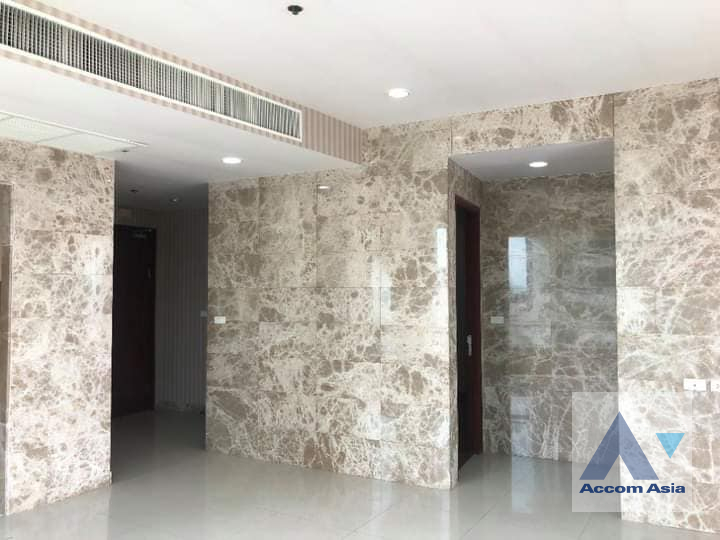 unit 2 Bedrooms  Condominium For Sale in Ploenchit, Bangkok  near BTS Ratchadamri (AA41588)