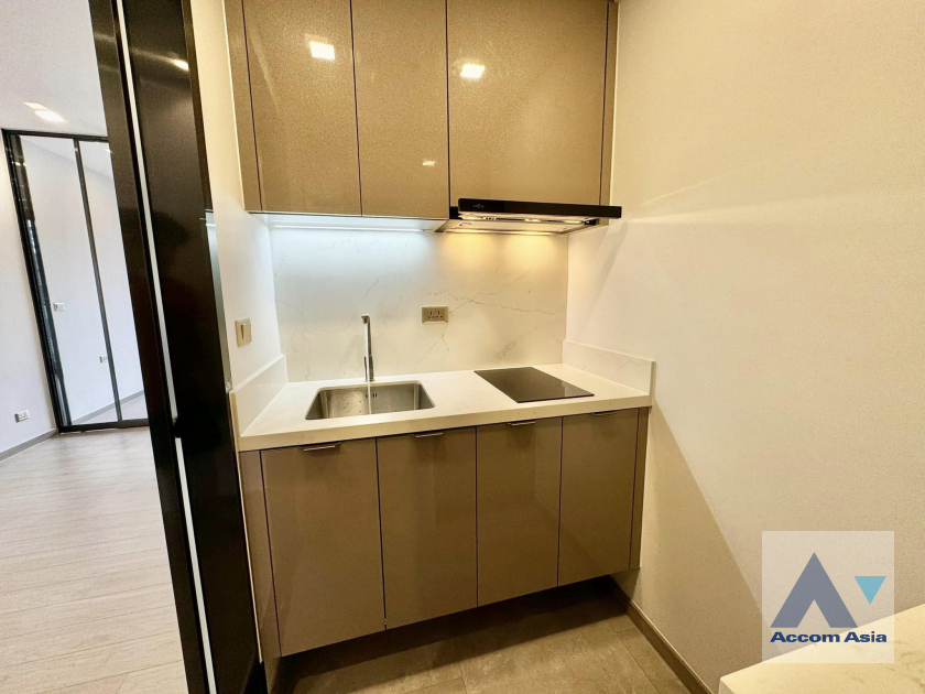 unit 1 Bedroom  Condominium For Rent & Sale in Ratchadaphisek, Bangkok  near MRT Rama 9 (AA41689)