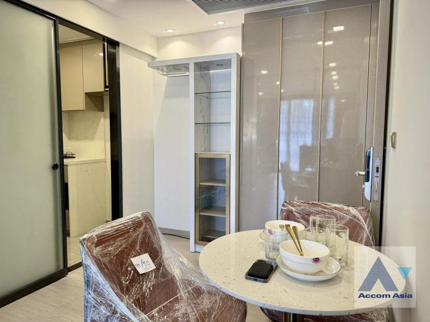 unit 1 Bedroom  Condominium For Rent & Sale in Ratchadaphisek, Bangkok  near MRT Rama 9 (AA41689)