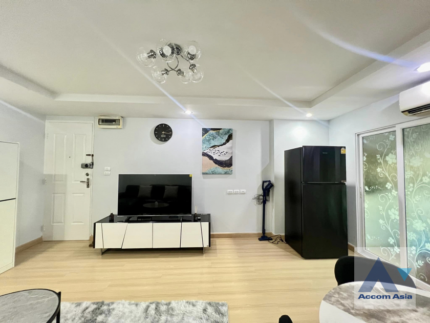 unit 2 Bedrooms  Condominium For Rent in Ratchadaphisek, Bangkok  near MRT Sutthisan (AA41716)