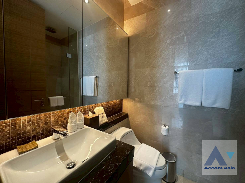 12  2 br Apartment For Rent in Ploenchit ,Bangkok BTS Ratchadamri at Luxury Service Residence AA41759