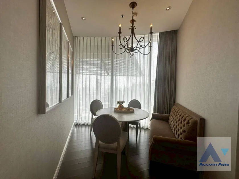 unit 2 Bedrooms  Apartment For Rent in Ploenchit, Bangkok  near BTS Ratchadamri (AA41759)