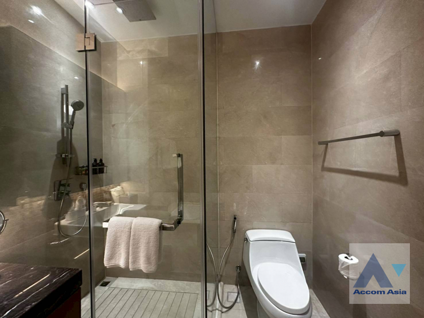 15  2 br Apartment For Rent in Ploenchit ,Bangkok BTS Ratchadamri at Luxury Service Residence AA41759