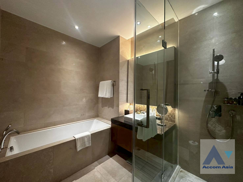 13  2 br Apartment For Rent in Ploenchit ,Bangkok BTS Ratchadamri at Luxury Service Residence AA41759