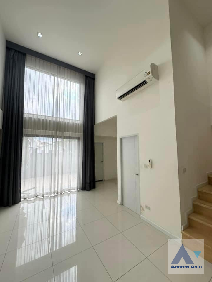 unitPet friendly |  4 Bedrooms  Townhouse For Rent in Samutprakan, Samutprakan  (AA41880)