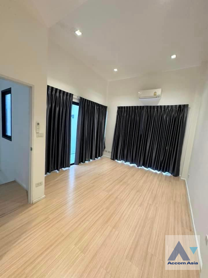 10  4 br Townhouse For Rent in Samutprakan ,Samutprakan  at Y Residence Sukhumvit 113 AA41880