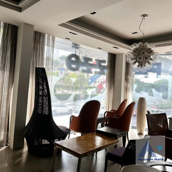  1  Building For Rent in Sukhumvit ,Bangkok BTS Phrom Phong AA41969