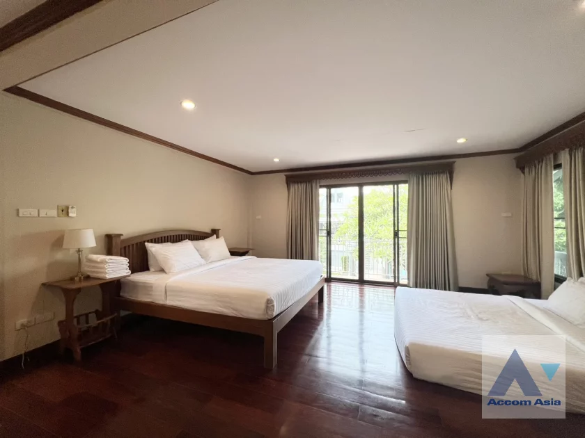  1  3 br House For Rent in Sathorn ,Bangkok BTS Saint Louis - BTS Chong Nonsi at Oriental Style House in Compound with Pool AA42073