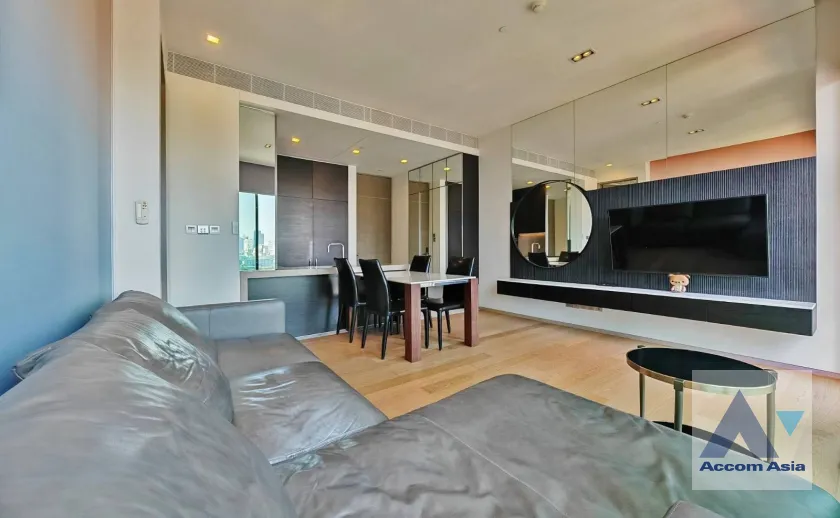 unit 1 Bedroom  Condominium For Rent & Sale in Silom, Bangkok  near BTS Sala Daeng (AA42088)