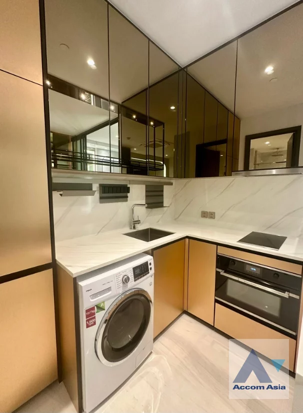 unitFully Furnished, Luxury |  1 Bedroom  Condominium For Rent & Sale in Sathorn, Bangkok  near BTS Chong Nonsi - MRT Lumphini (AA42225)