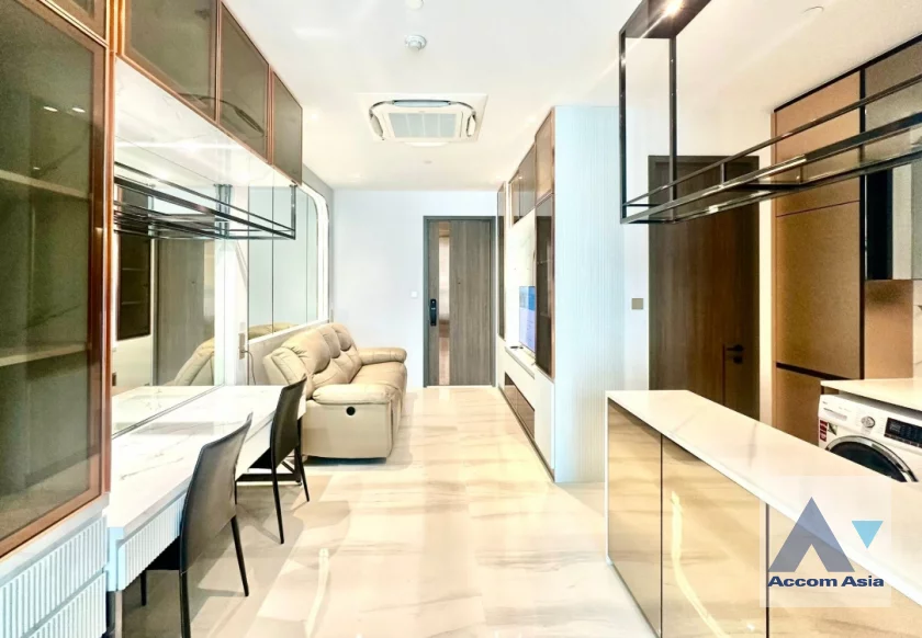 unitFully Furnished, Luxury |  1 Bedroom  Condominium For Rent & Sale in Sathorn, Bangkok  near BTS Chong Nonsi - MRT Lumphini (AA42225)