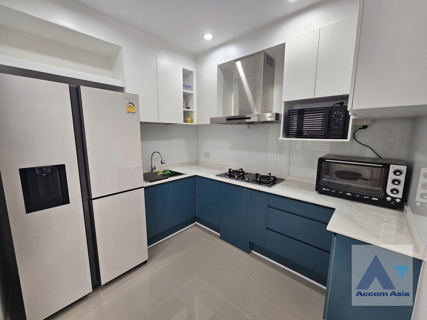 unitPet friendly |  4 Bedrooms  House For Rent in Pattanakarn, Bangkok  near ARL Ban Thap Chang (AA42350)