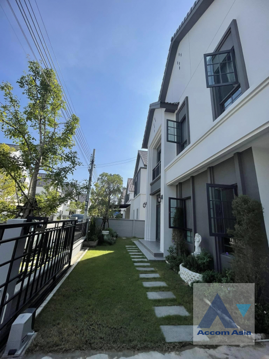 unit 4 Bedrooms  House For Rent in Samutprakan, Samutprakan  (AA42423)