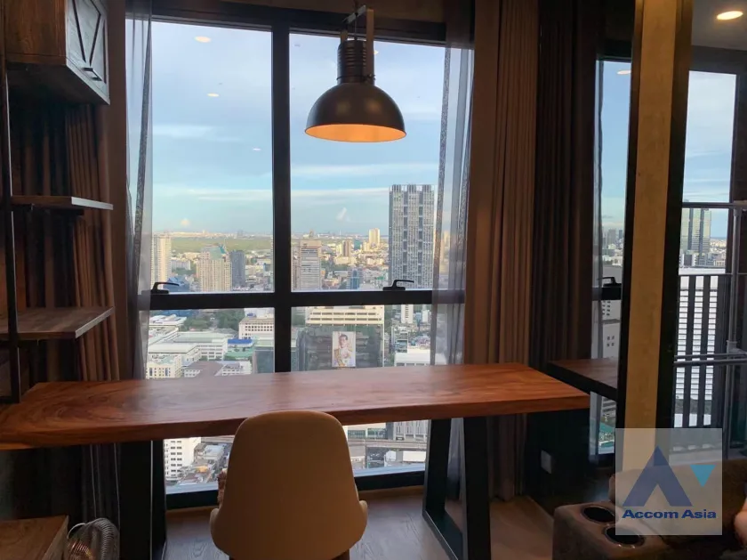 unit 1 Bedroom  Condominium For Rent in Silom, Bangkok  near MRT Sam Yan (AA42497)