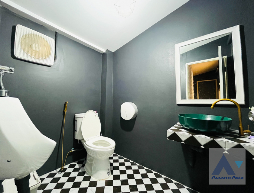 7  1 br House for rent and sale in Sathorn ,Bangkok BTS Surasak AA42649