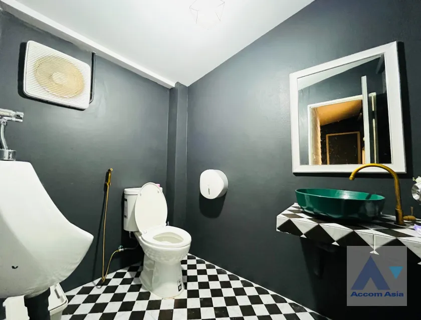 7  1 br House for rent and sale in Sathorn ,Bangkok BTS Surasak AA42649