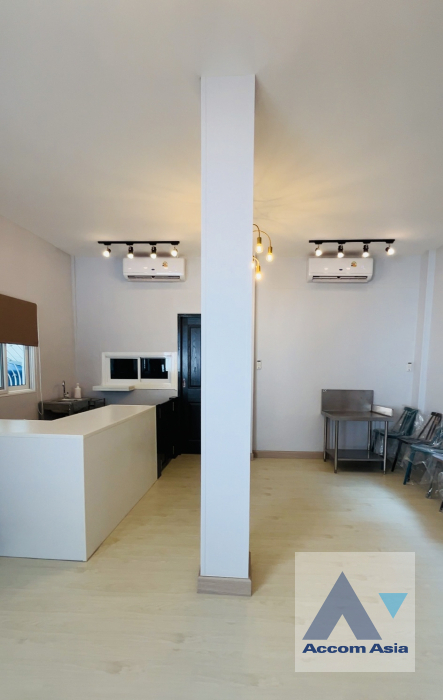 6  1 br House for rent and sale in Sathorn ,Bangkok BTS Surasak AA42649