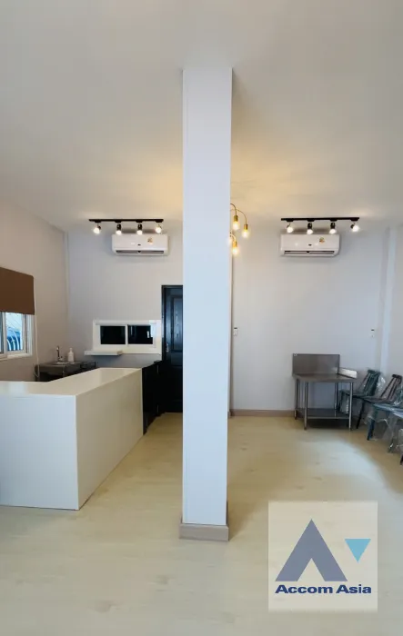 6  1 br House for rent and sale in Sathorn ,Bangkok BTS Surasak AA42649