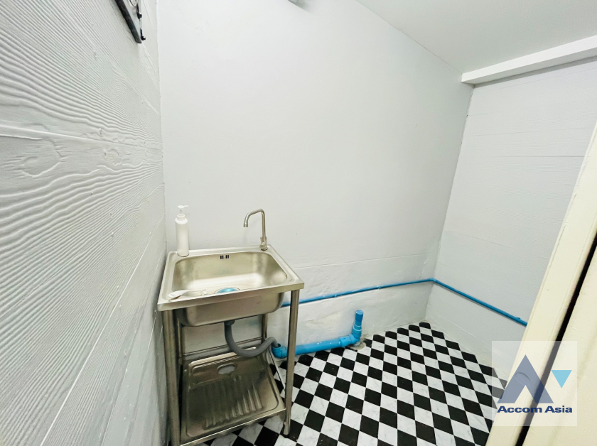 9  1 br House for rent and sale in Sathorn ,Bangkok BTS Surasak AA42649