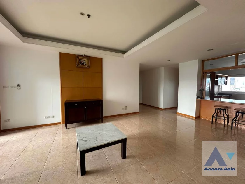  1  3 br Apartment For Rent in Sathorn ,Bangkok MRT Lumphini at Cozy and Convenient Apartment Near Garden Intl AA42716