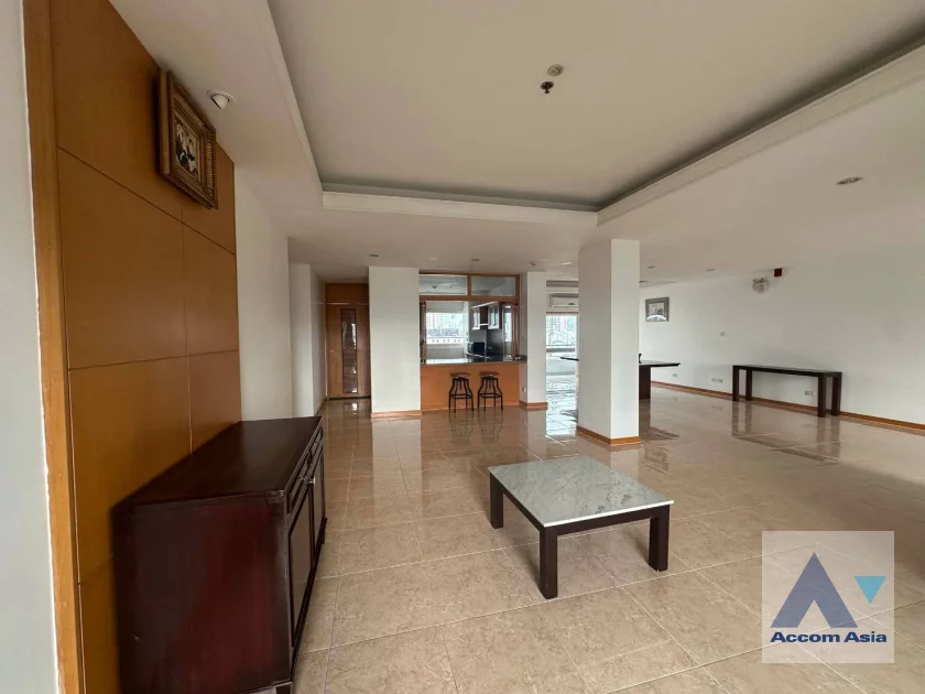 Pet friendly |  Cozy and Convenient Apartment Near Garden Intl Apartment  3 Bedroom for Rent MRT Lumphini in Sathorn Bangkok