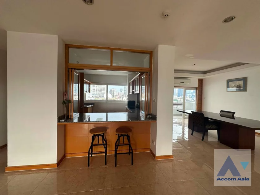 6  3 br Apartment For Rent in Sathorn ,Bangkok MRT Lumphini at Cozy and Convenient Apartment Near Garden Intl AA42716