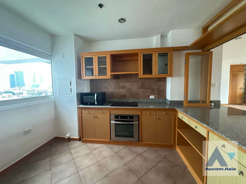8  3 br Apartment For Rent in Sathorn ,Bangkok MRT Lumphini at Cozy and Convenient Apartment Near Garden Intl AA42716