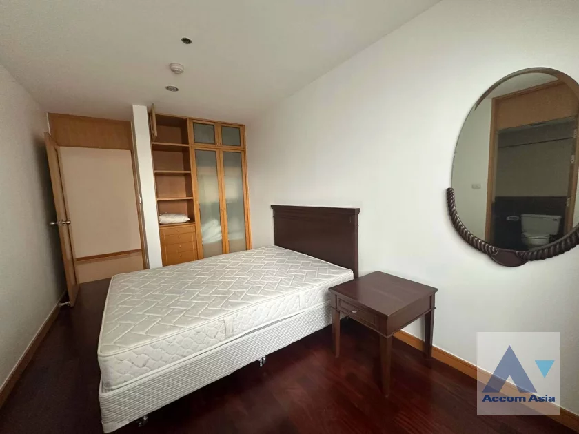 12  3 br Apartment For Rent in Sathorn ,Bangkok MRT Lumphini at Cozy and Convenient Apartment Near Garden Intl AA42716