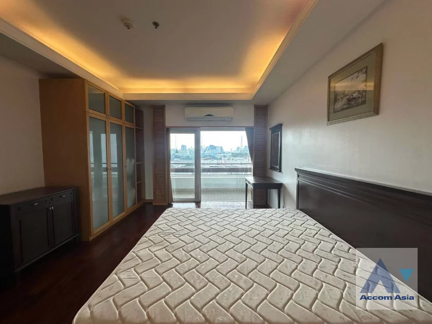 14  3 br Apartment For Rent in Sathorn ,Bangkok MRT Lumphini at Cozy and Convenient Apartment Near Garden Intl AA42716