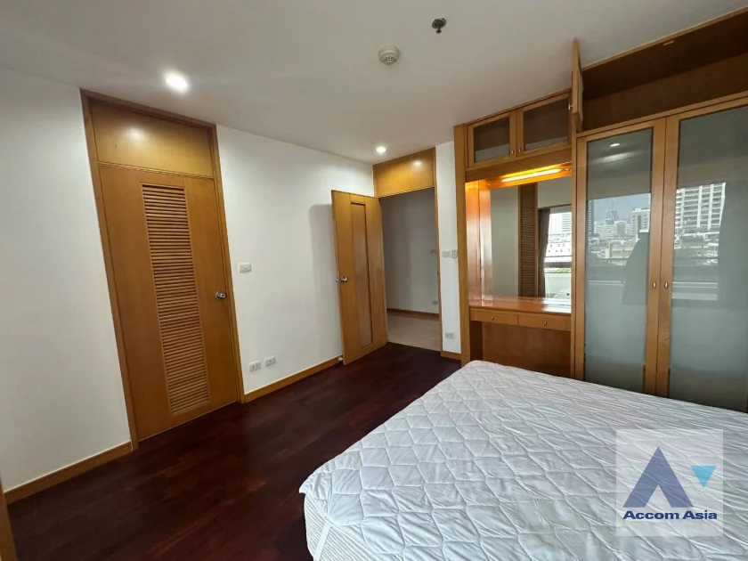 18  3 br Apartment For Rent in Sathorn ,Bangkok MRT Lumphini at Cozy and Convenient Apartment Near Garden Intl AA42716