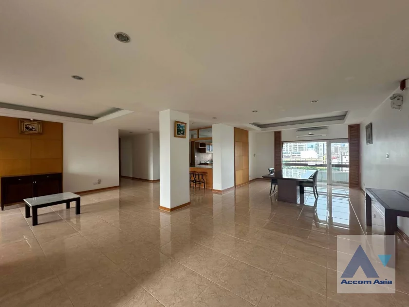  1  3 br Apartment For Rent in Sathorn ,Bangkok MRT Lumphini at Cozy and Convenient Apartment Near Garden Intl AA42716