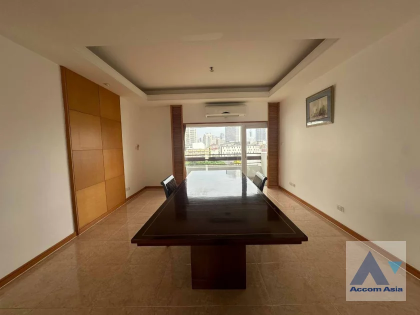 5  3 br Apartment For Rent in Sathorn ,Bangkok MRT Lumphini at Cozy and Convenient Apartment Near Garden Intl AA42716