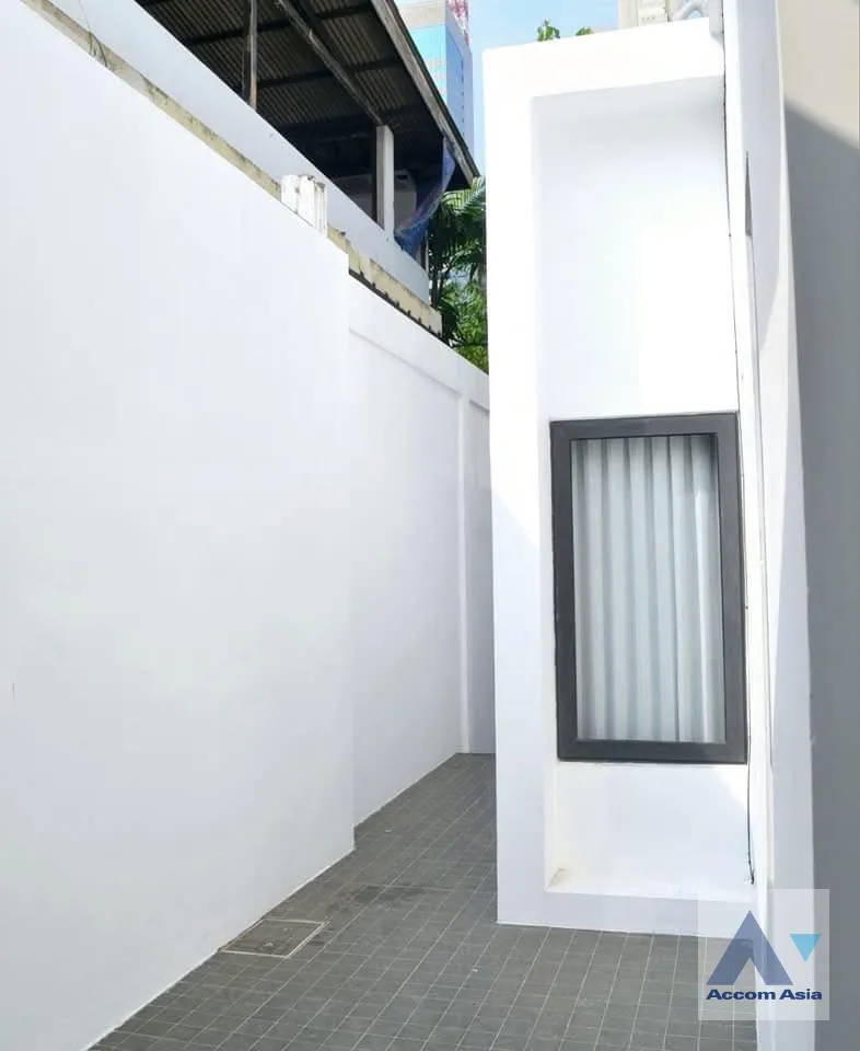 18  5 br House For Rent in Sukhumvit ,Bangkok BTS Thong Lo AA42764