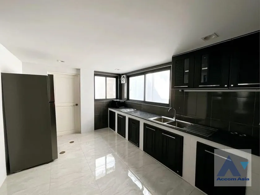 4  5 br House For Rent in Sukhumvit ,Bangkok BTS Thong Lo AA42764