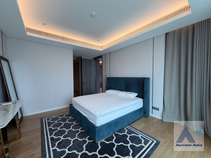 5  1 br Condominium For Rent in Ploenchit ,Bangkok BTS Ploenchit at Sindhorn Tonson AA42868