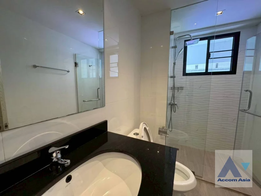 22  3 br Apartment for rent and sale in Sukhumvit ,Bangkok BTS Asok - MRT Sukhumvit at Newly Renovated AA42873