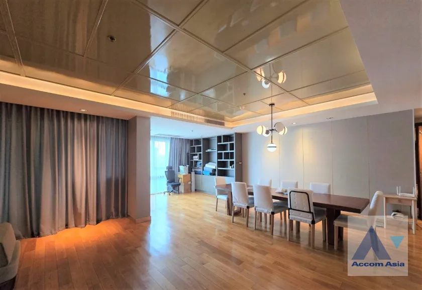 unit 4 Bedrooms  Condominium For Rent & Sale in Sukhumvit, Bangkok  near BTS Phrom Phong (AA42878)
