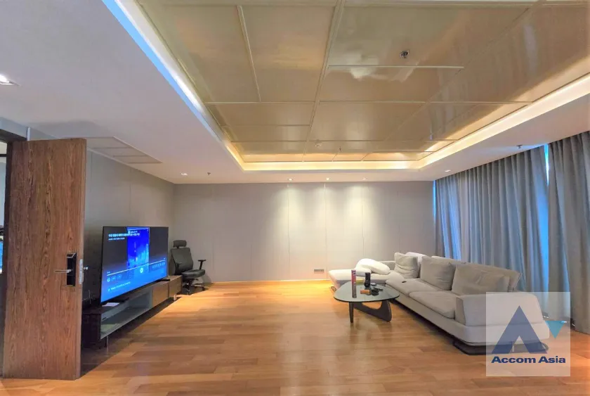unit 4 Bedrooms  Condominium For Rent & Sale in Sukhumvit, Bangkok  near BTS Phrom Phong (AA42878)