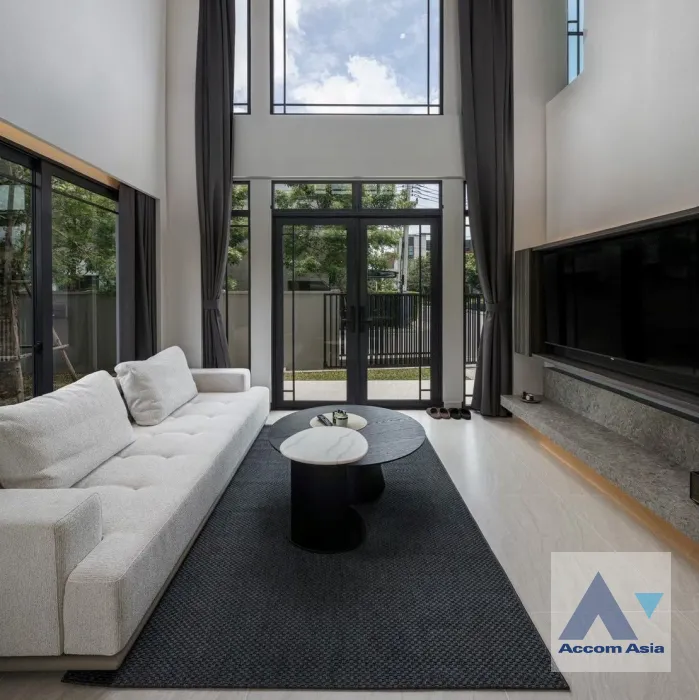 4  2 br House for rent and sale in Sukhumvit ,Bangkok BTS On Nut at Baan Klang Muang CLASSE Sukhumvit 77 AA42955
