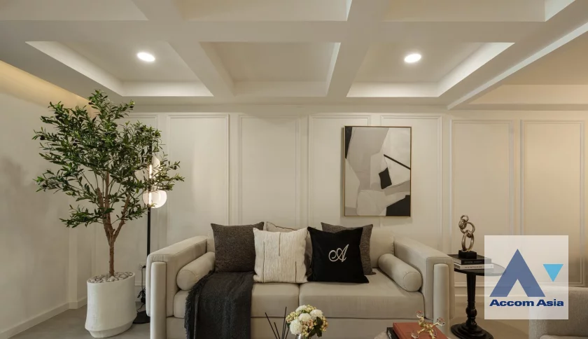 5  3 br Townhouse for rent and sale in Sukhumvit ,Bangkok BTS Phra khanong at Moo Baan Klongtan Nivet AA42977