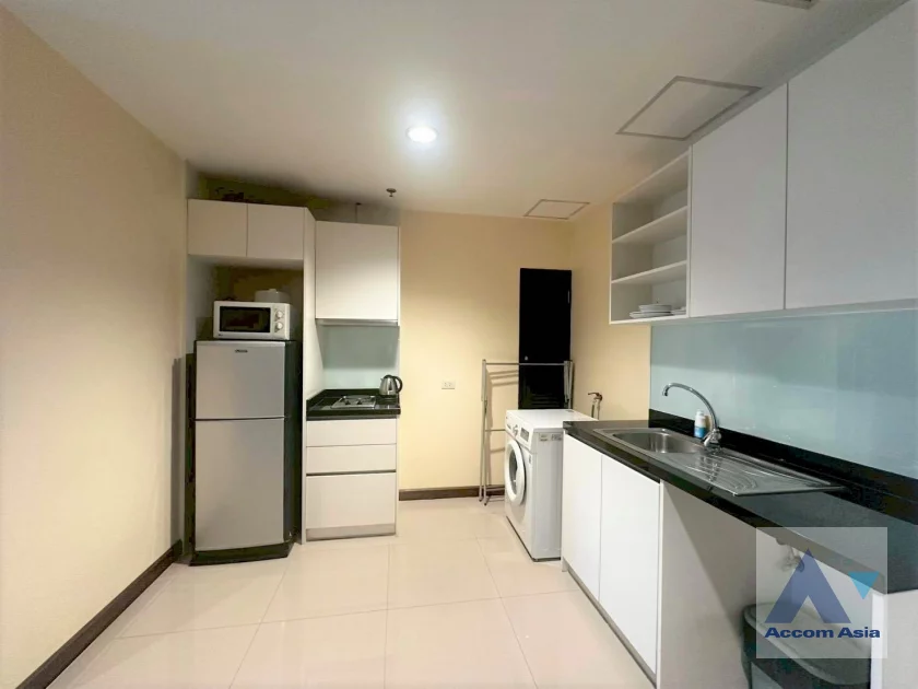5  1 br Apartment For Rent in Sukhumvit ,Bangkok BTS Ekkamai at Low Rise Residence AA43176