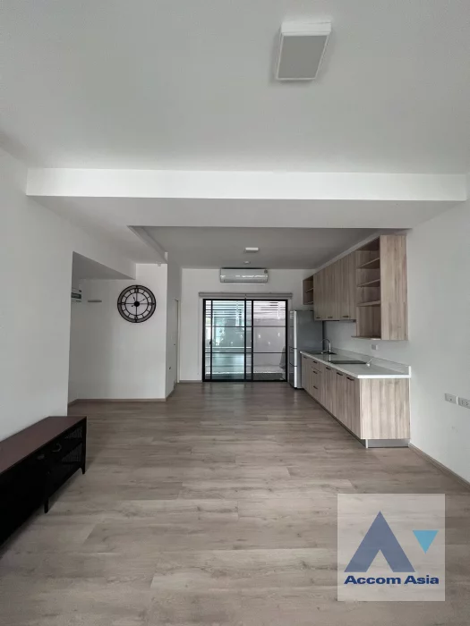  1  2 br Townhouse For Rent in Samutprakan ,Samutprakan  at Indy 5 Bangna Km.7 AA43380