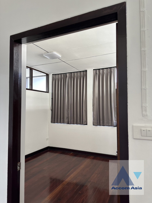 5  5 br House for rent and sale in Sukhumvit ,Bangkok BTS Punnawithi AA43470