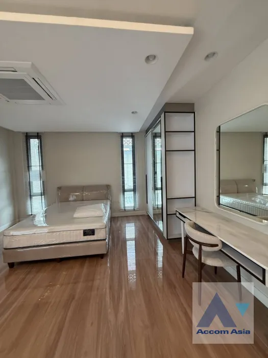 6  4 br Townhouse For Rent in Sukhumvit ,Bangkok BTS Phrom Phong at KLANG Nivas AA43548